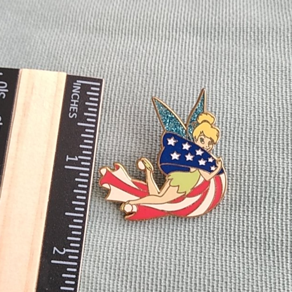 🇱🇷🧚 PATRIOTIC TINKERBELL WITH FLAG PIN 🇱🇷🧚 - Picture 3 of 4